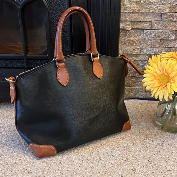 Dooney and Bourke Black Satchel - Good Used Condition 🌺 - Picture 2 of 16